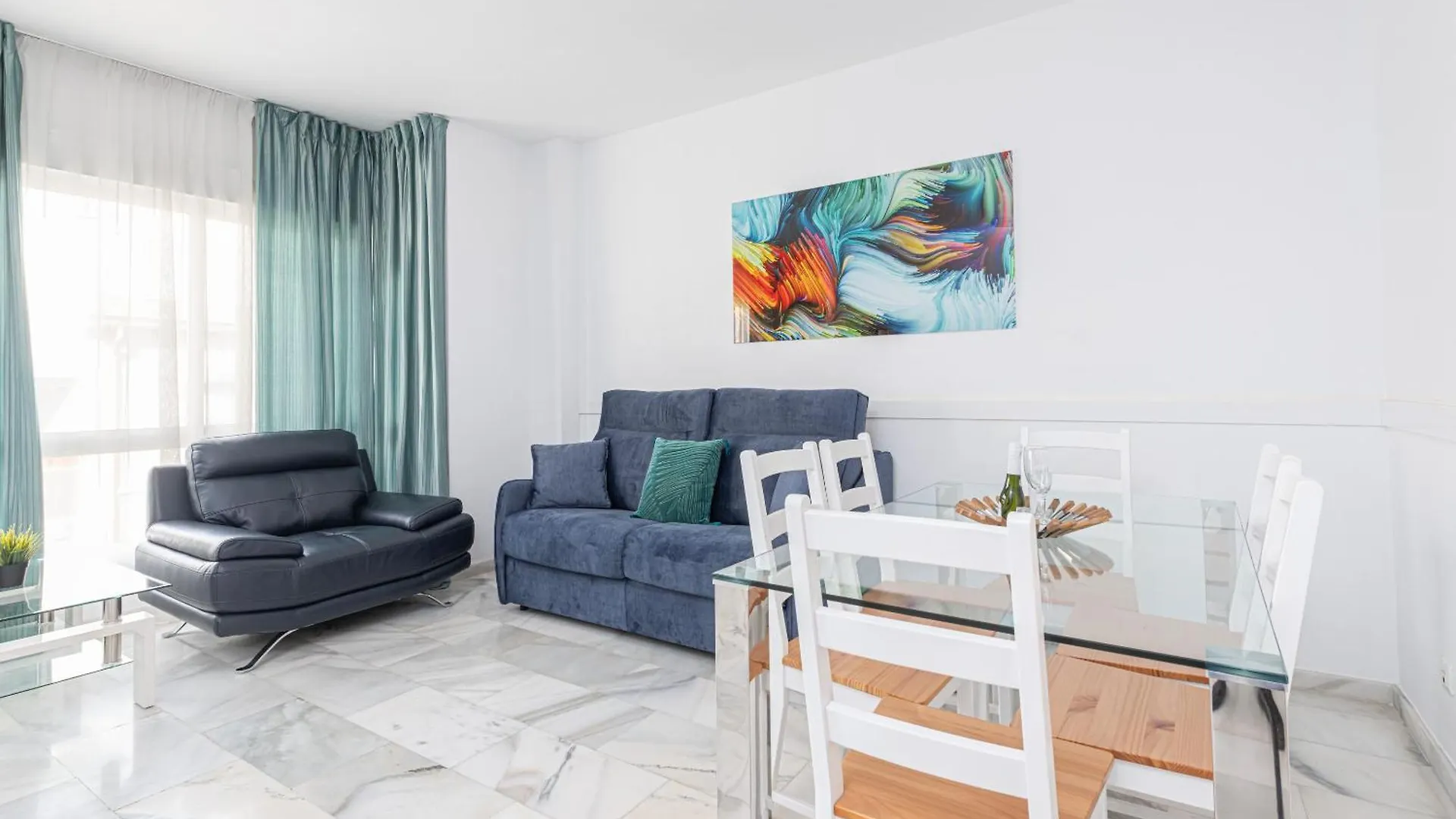 Hotel apartamentowy Luxury Home Poseidon Malaga Hiszpania